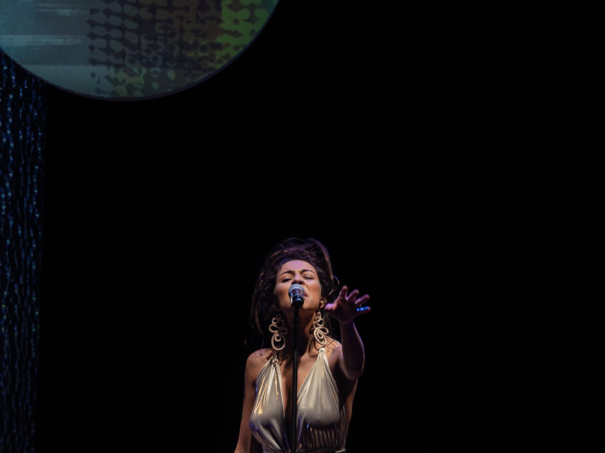 LEVE: novo EP de Marina Peralta